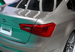 新款起亞凱尊 新款起亞凱尊