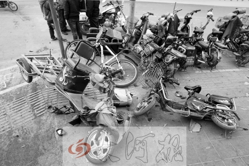 被撞的電動(dòng)車 被撞的電動(dòng)車