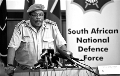 3月23日，中非共和國(guó)首都班吉，從加蓬首都利伯維爾出發(fā)的法國(guó)增援部隊(duì)共計(jì)200名士兵抵達(dá)班吉國(guó)際機(jī)場(chǎng)