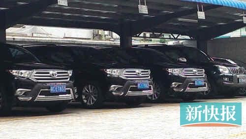 珠海煙草局停車場(chǎng)內(nèi)的三輛漢蘭達(dá)。