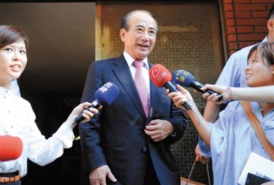 9月11日，王金平前往國(guó)民黨考紀(jì)會(huì)時(shí)回答記者提問(wèn)。