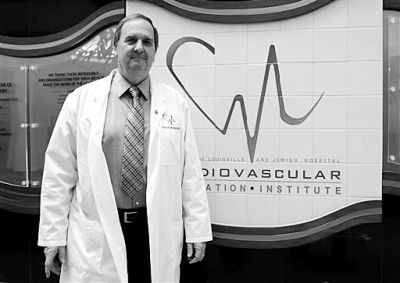 這是負(fù)責(zé)這一項(xiàng)目的生物學(xué)家斯圖爾特·威廉斯今年3月6日接受采訪(fǎng)時(shí)拍的照片。