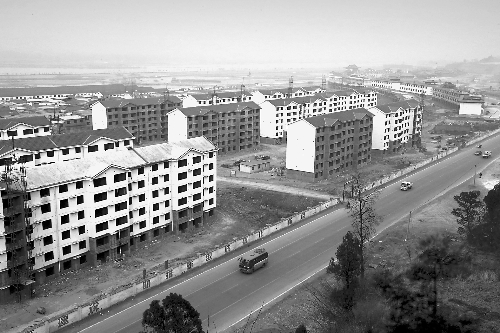 1月14日，宜陽縣正在建設的靈山新型農(nóng)村社區(qū)已現(xiàn)雛形。