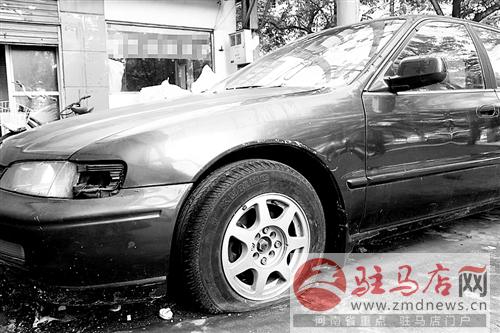 駐馬店市迅達路中段出現(xiàn)“僵尸”車 駐馬店市迅達路中段出現(xiàn)“僵尸”車