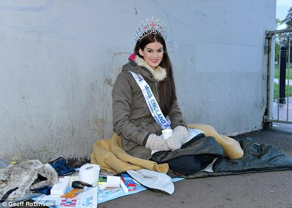 英國小姐露宿街頭推廣救助計(jì)劃