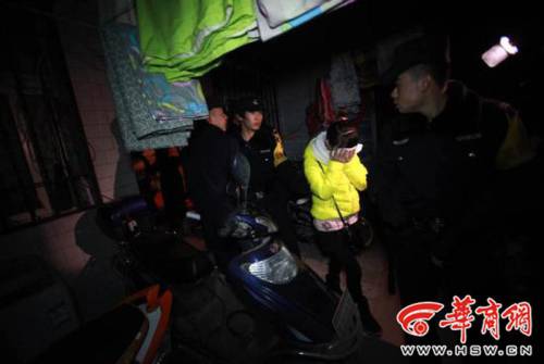 西安警方夜查城中村抓獲17名 西安警方夜查城中村抓獲17名