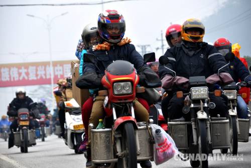 廣東封開交警護(hù)航 廣東封開交警護(hù)航