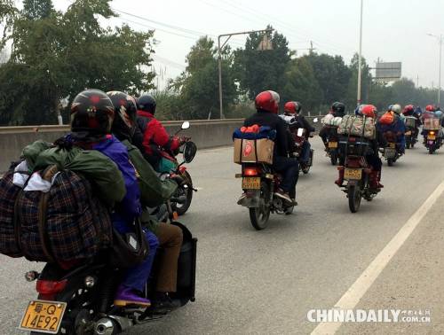 廣東封開交警護(hù)航 廣東封開交警護(hù)航