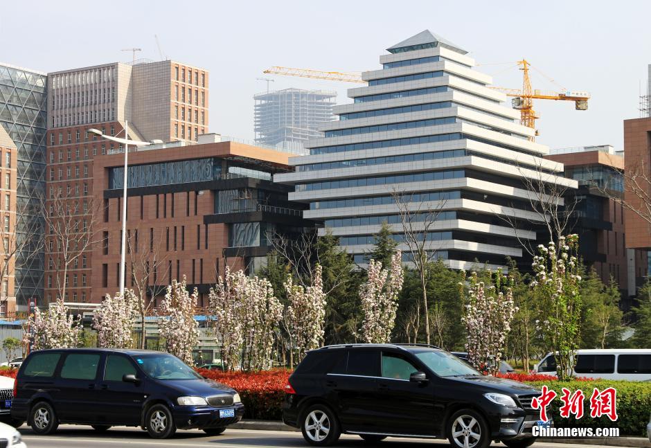 河南一在建樓房酷似“陀螺” 河南一在建樓房酷似“陀螺”