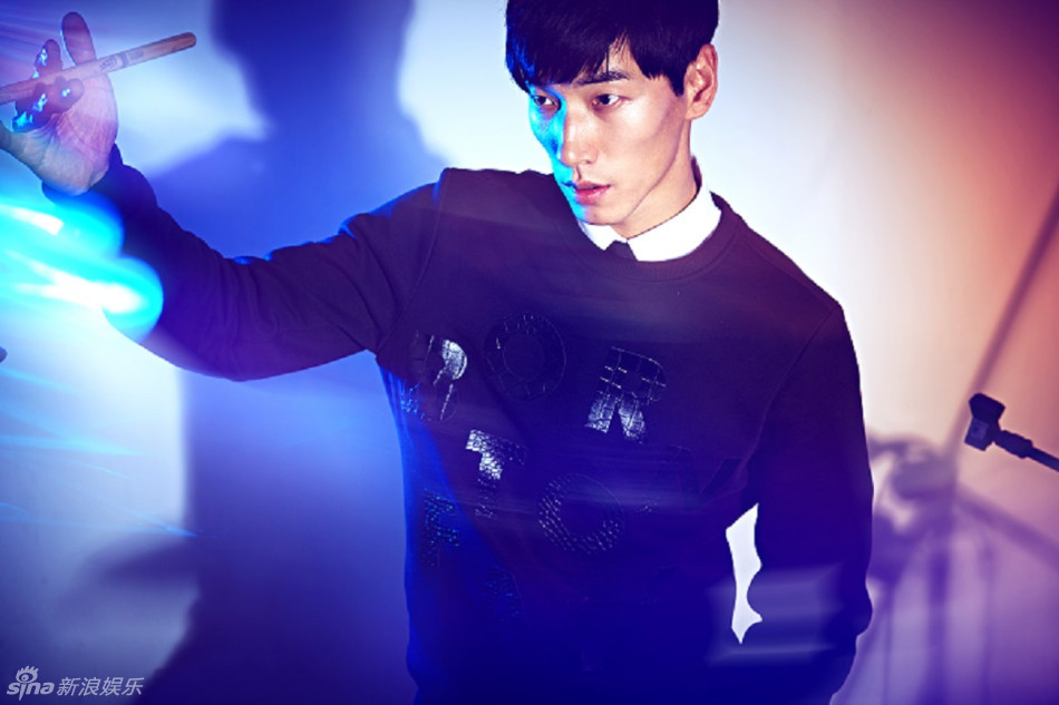 張亮張悅軒父子拍攝時(shí)尚大片 張亮張悅軒父子拍攝時(shí)尚大片