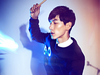 張亮張悅軒父子拍攝時(shí)尚大片 張亮張悅軒父子拍攝時(shí)尚大片