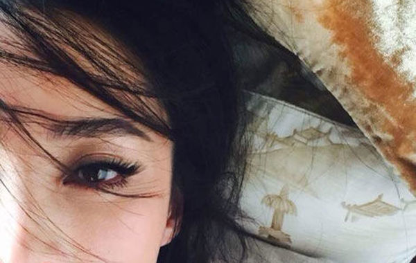 蔣勤勤吊帶美照。