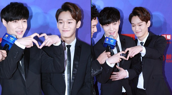 EXO成員張藝興和金鐘大作為代表上臺領(lǐng)獎，最受歡迎組合獎也是實(shí)至名歸。
