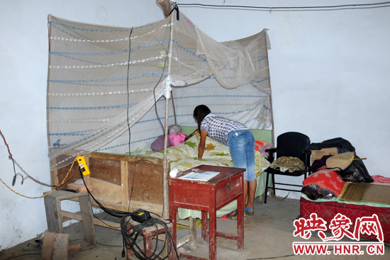 王書佳的環(huán)境及其簡陋。