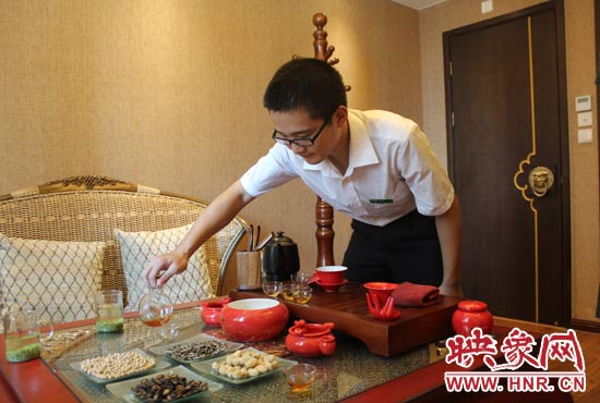 能泡好一杯茶，是李克勤今年夏天最大的收獲。