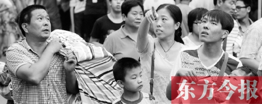 家長(zhǎng)親自送孩子上大學(xué)，最主要的原因還是擔(dān)心孩子的安全問(wèn)題