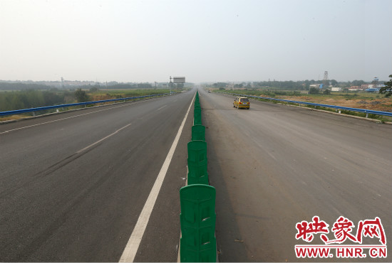 10條都市區(qū)快速路的開通，使市民出行更方便