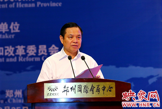 省委常委、常務(wù)副省長李克致辭