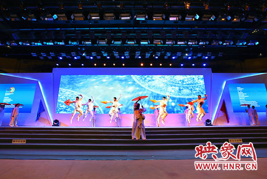 現(xiàn)場(chǎng)表演。