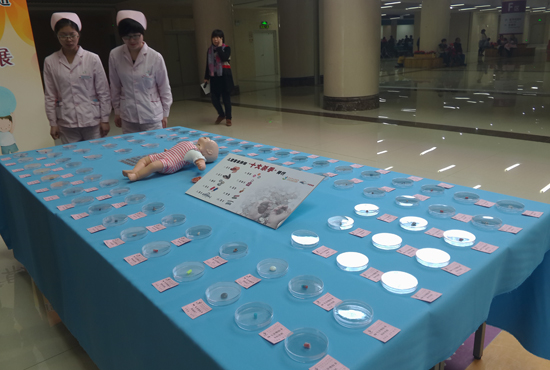 鄭州市兒童醫(yī)院舉行的首屆兒童氣道、食道異物展