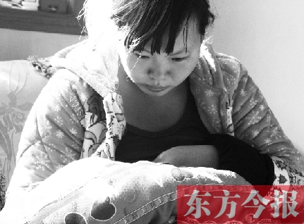 重新找回兒子蛋蛋，年輕的媽媽再也不忍離開(kāi)