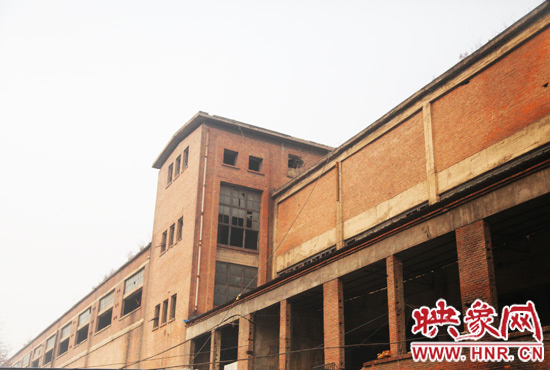 廢舊的廠房，充滿滄桑感