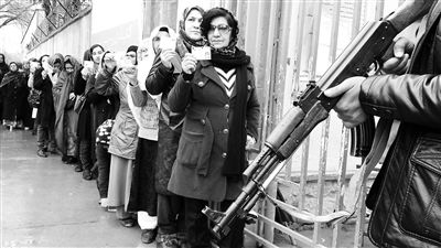 4月5日，阿富汗總統(tǒng)大選投票工作進行