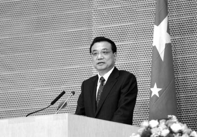 當(dāng)?shù)貢r(shí)間5月5日，國務(wù)院總理李克強(qiáng)在非盟會(huì)議中心發(fā)表演講。圖/中國政府網(wǎng)