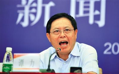 　譚力 男，1955年10月生，漢族，重慶市人，大學(xué)學(xué)歷，有知青經(jīng)歷。2009年3月前，一直在四川工