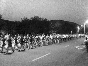 廣場舞大媽“轉(zhuǎn)行”，徐州每晚萬人暴走