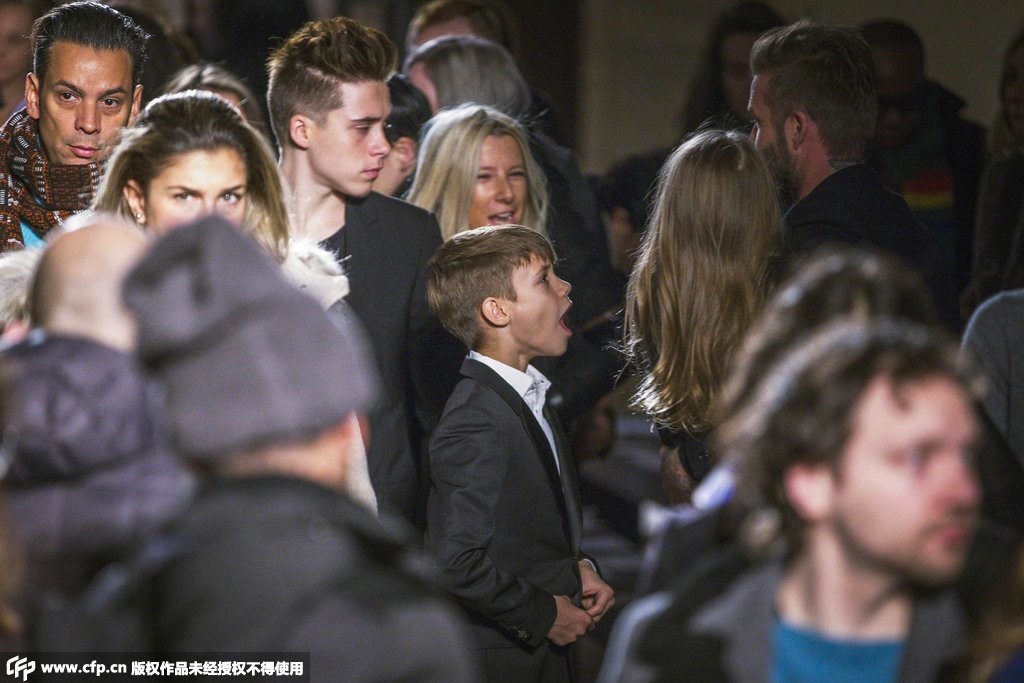 小貝全家觀看貝嫂品牌秀 小貝全家觀看貝嫂品牌秀