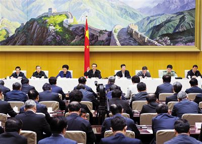 5月12日，國(guó)務(wù)院召開推進(jìn)簡(jiǎn)政放權(quán)放管結(jié)合職能轉(zhuǎn)變工作電視電話會(huì)議，李克強(qiáng)總理發(fā)表講話。新華社記者