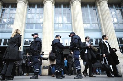 法國巴黎，警方加強安保工作。圖/CFP