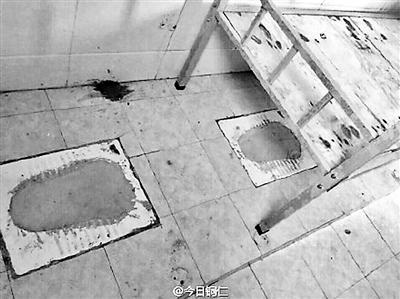 貴州銅仁一中學(xué)公廁改成學(xué)生宿舍