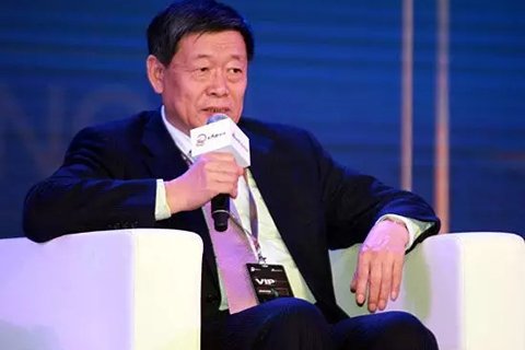 在2015(第八屆)金麒麟論壇上，山東魏橋創(chuàng)業(yè)集團董事長張士平表示，要想企業(yè)搞得好，必須讓員工過得好，我們企業(yè)負責為員工蓋房子，保證每個員工有一套房子，從90平方到160平方不等，這就解決了把農(nóng)村勞動力轉(zhuǎn)移到城市的問題，也解決了我們的職工家屬的問題，叫職工真正以企業(yè)為家。