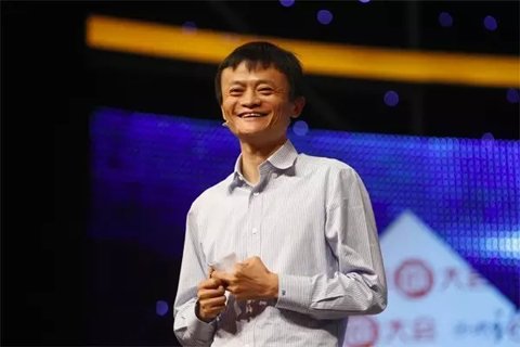 2011年8月17日，阿里巴巴集團宣布，將提供30億元無息貸款，幫助員工解決首次置業(yè)問題，每人最高可申請30萬元。此外，阿里巴巴還將投入5億元設教育基金，通過和教育機構(gòu)共同辦學、與現(xiàn)有學校合作，解決員工子女入園、上學問題;向基層員工發(fā)放一次性的物價、子女教育補貼，預計總額超過4000萬元。