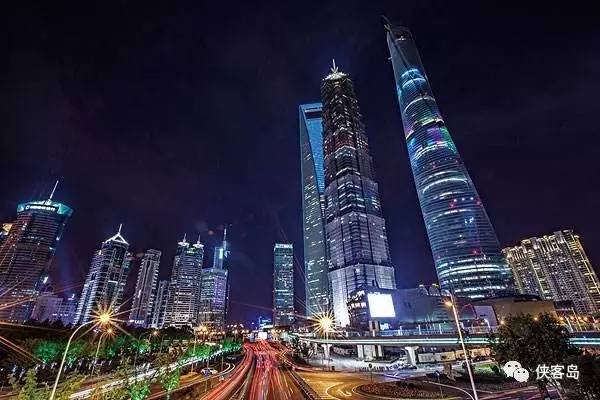 【解局】黨報(bào)頭版專談上海，意在一個(gè)全國性的潛規(guī)則