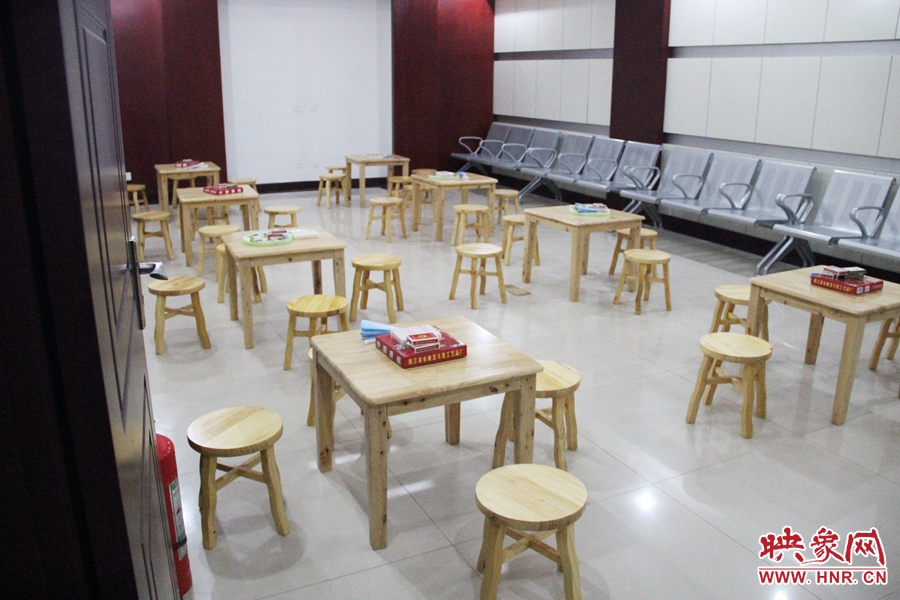 中原區(qū)人防納涼場所（桐柏路與中原路交叉口），內部環(huán)境干凈整潔。