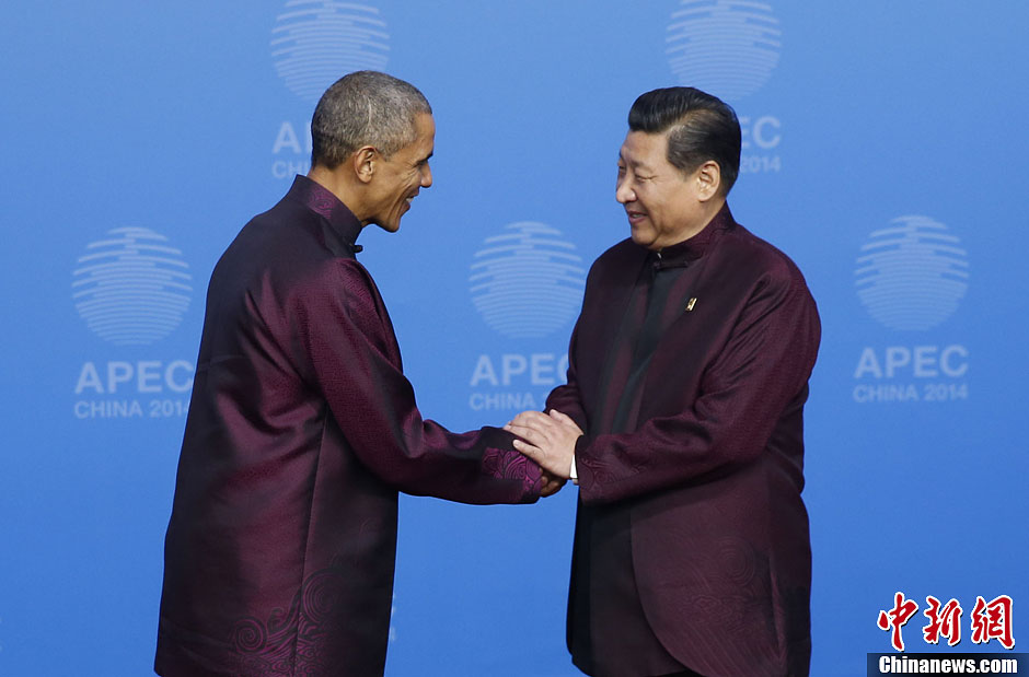 圖為習(xí)近平夫婦歡迎美國總統(tǒng)奧巴馬。中新社發(fā) 杜洋 攝