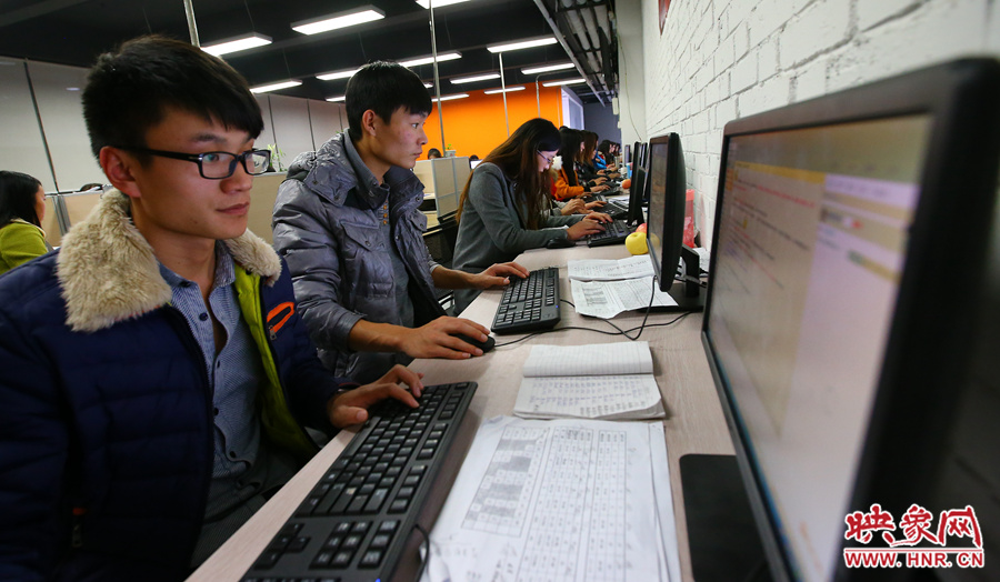 從凌點(diǎn)開始，最忙碌的就要數(shù)這些客服人員