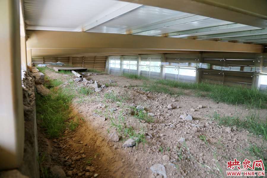 東側保護殼內景。