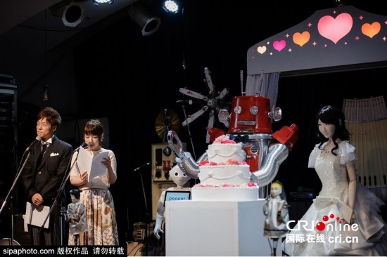 日本首個機器人婚禮于東京舉行 日本首個機器人婚禮于東京舉行