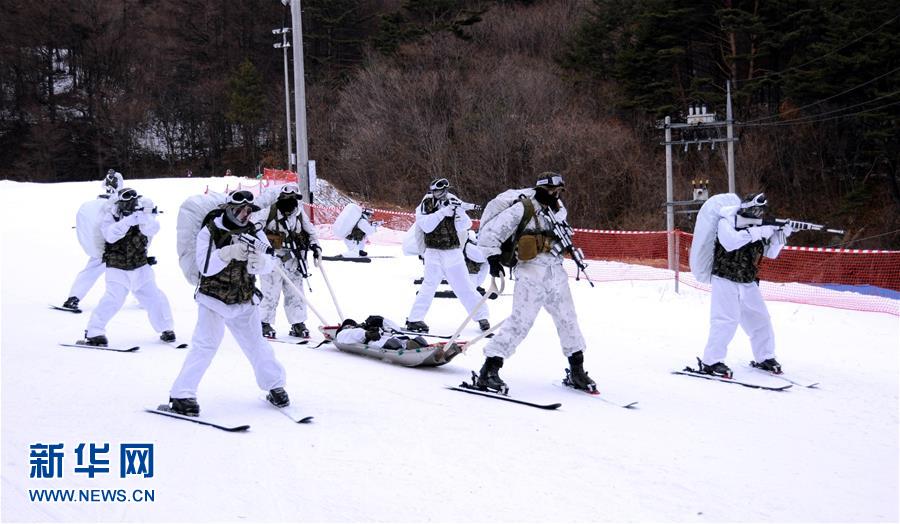 韓美舉行極寒雪地聯(lián)合訓(xùn)練(高清組圖) 韓美舉行極寒雪地聯(lián)合訓(xùn)練(高清組圖)