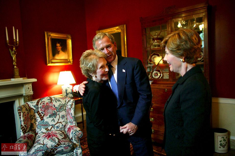 各國領(lǐng)導(dǎo)人退休后都干啥？小布什刷盤布朗教書