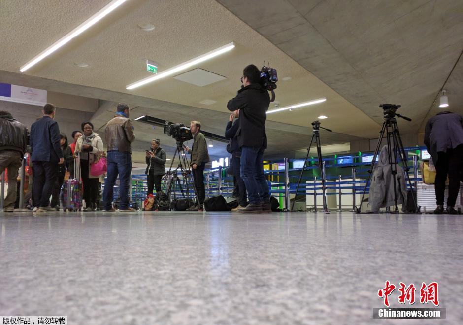 載66人埃航失聯(lián)客機(jī)墜毀 同線航班當(dāng)晚照常起飛 載66人埃航失聯(lián)客機(jī)墜毀 同線航班當(dāng)晚照常起飛