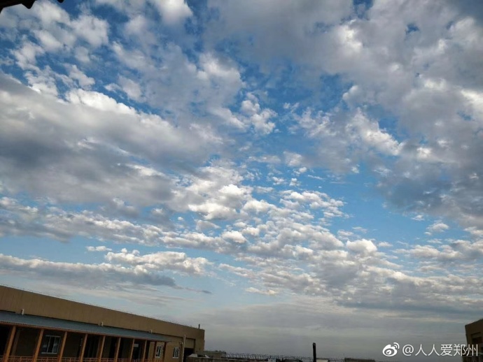 又被鄭州的藍(lán)天刷屏！隨便一拍就是手機(jī)壁紙