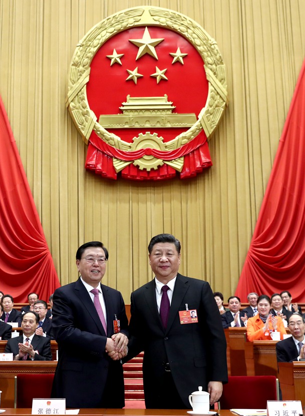 習(xí)近平當(dāng)選國家主席、中央軍委主席