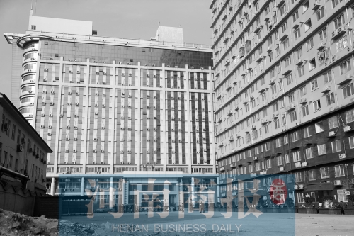 因購房尾款沒有交齊，鄭州一小區(qū)多戶業(yè)主的生活用水被停掉，有的連續(xù)半個(gè)月沒水吃。