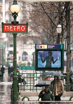 法國(guó)設(shè)置“語(yǔ)言警察”，防止民眾在受限制的場(chǎng)合說(shuō)英語(yǔ)或聽英語(yǔ)內(nèi)容。