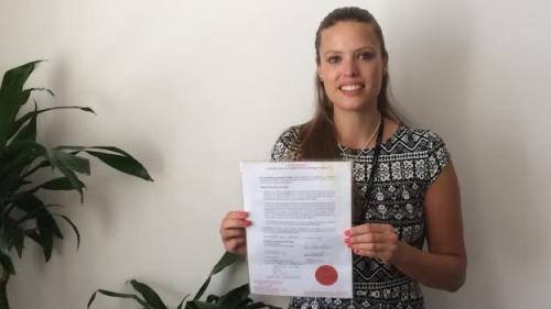 勞拉·E·S·馬修斯的護照簽名欄用的是L.Skywalker（L.天行者）。